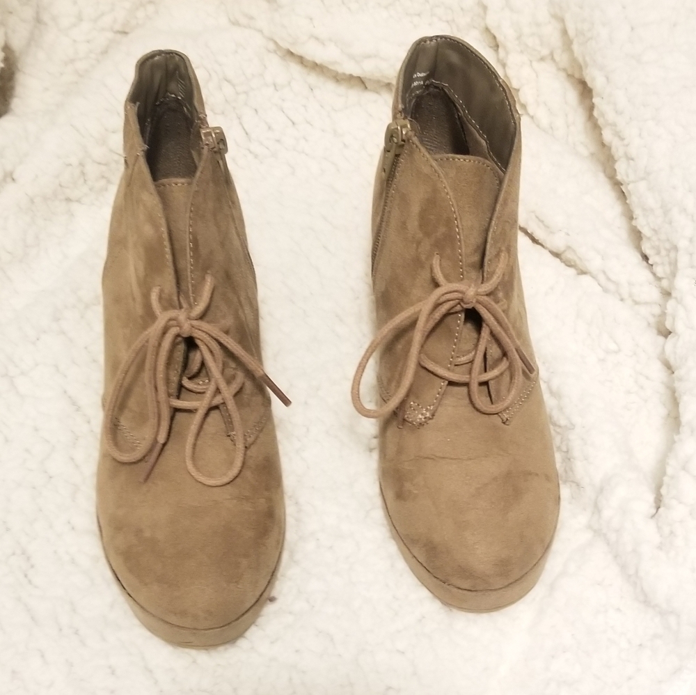 Ankle booties